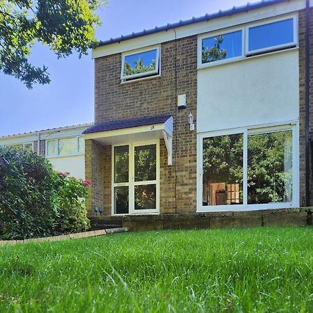 Double Room In Crawley,Gatwick,West Sussex Ifield エクステリア 写真