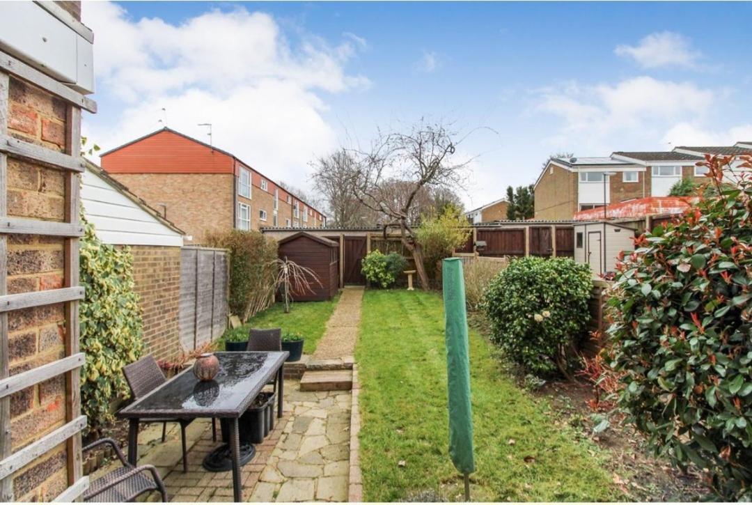Double Room In Crawley,Gatwick,West Sussex Ifield エクステリア 写真